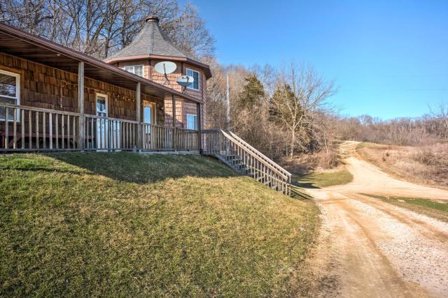 Rustic Iowa Cabin 10 Mi to Maquoketa Caves