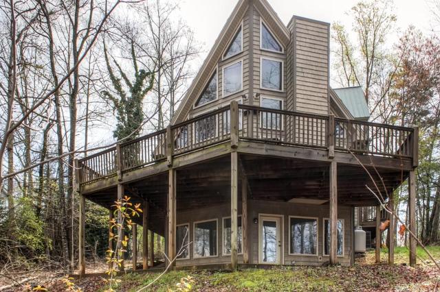 Murrayville Lakefront Cabin with Boat Slip and Grill!