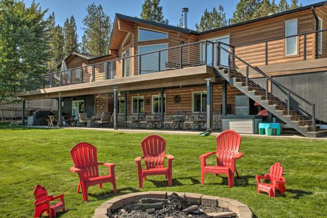 Lakefront Retreat with Kayaks, Paddle Boards and Deck!