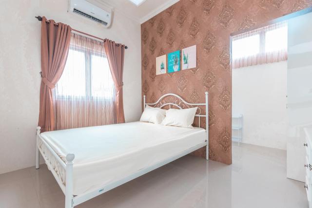 OYO Life 2658 Kost Rasyamada