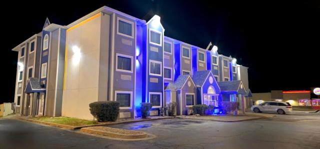 Microtel Inn & Suites by Wyndham Tulsa - Catoosa Route 66