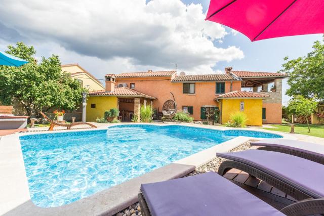 Beautiful villa Loreta with private pool near Pula and Rovinj