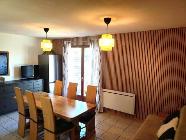 Chalet Mitoyen 7p avec Piscine, Sauna, Parking Gratuit et Proche Commerces - FR-1-504-67