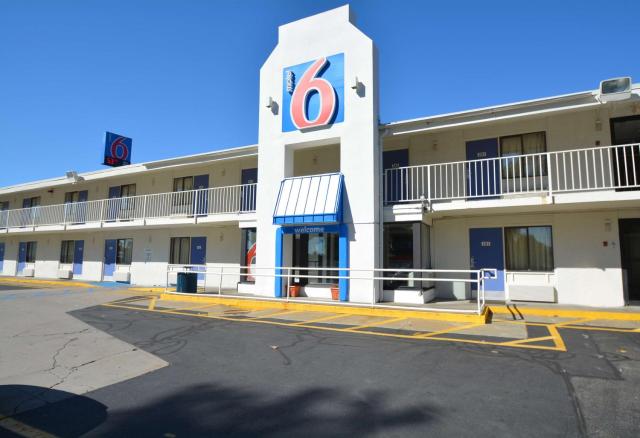 Motel 6-Chicopee, MA - Springfield