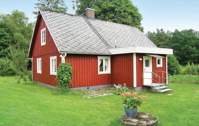 Gorgeous Home In Våxtorp With Kitchen