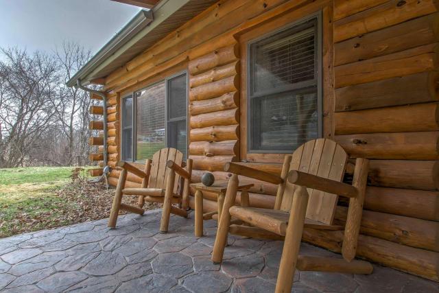 Cabin by the River Visited by Treehouse Masters!