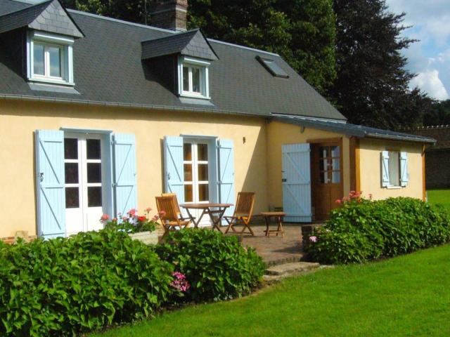 Maison de charme rénovée avec jardin clos, proche Gerberoy et Beauvais, idéale pour familles et randonneurs - FR-1-526-13