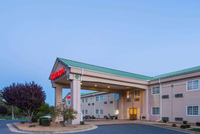 Ramada by Wyndham Strasburg - Shenandoah Valley