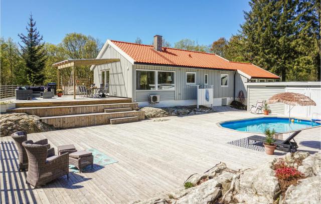 Gorgeous Home In Førresfjorden