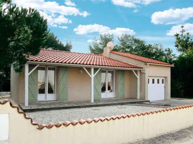 Maison à 2 km de la plage avec terrasse, jardin et garage à Brem-sur-Mer - FR-1-224A-27