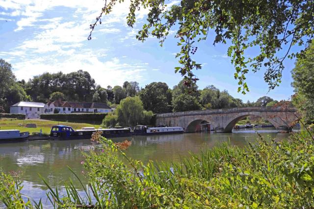 Shillingford Bridge Hotel