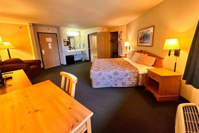 Shell Lake Lodge, a Travelodge by Wyndham