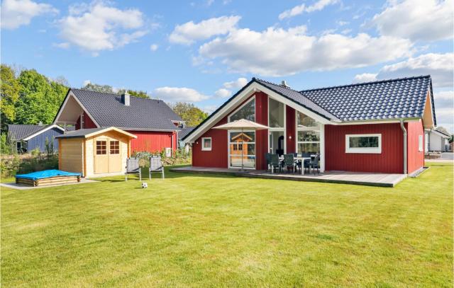 Gorgeous Home In Krems Ii-Warderbrück With Sauna