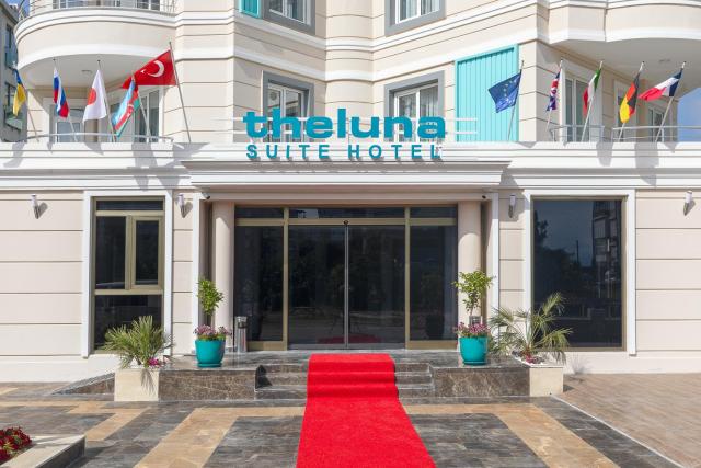 TheLuna Suite Hotel