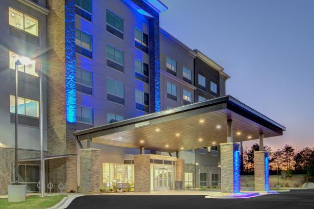 Holiday Inn Express & Suites Charlotte Southwest, an IHG Hotel