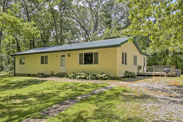 Jasonville Cabin - Walk to Shakamak State Park!