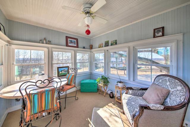 Cozy Augusta Home with Porch Walk to Katy Trail!