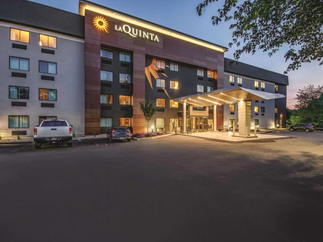 La Quinta by Wyndham Hartford Bradley Airport