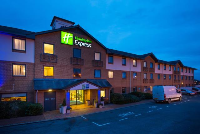 Holiday Inn Express Swansea East, an IHG Hotel