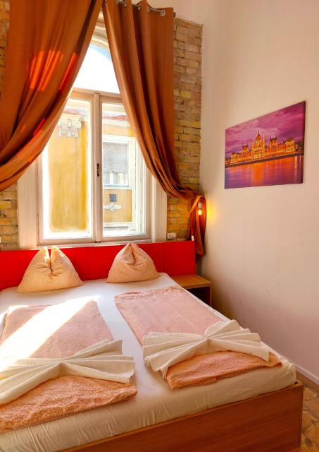 GoodMo Budapest Smart Rooms