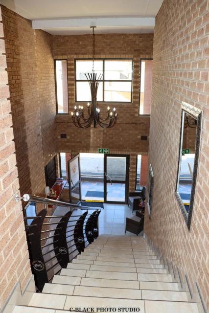 Meet Mekaar Resorts - Nquthu Hotel