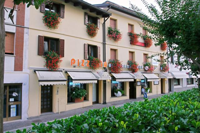 Hotel Ristorante Cigno - Camere and Aparthotel