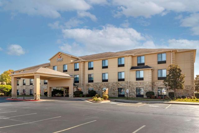 Comfort Inn & Suites Russellville I-40