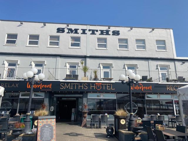 Smiths Hotel