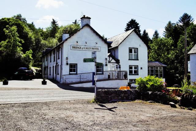 Bridge of Cally Hotel