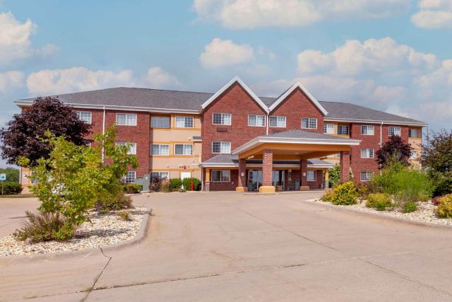 MainStay Suites Dubuque at Hwy 20