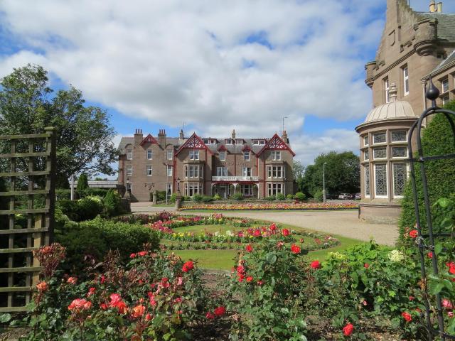 Glenesk Hotel