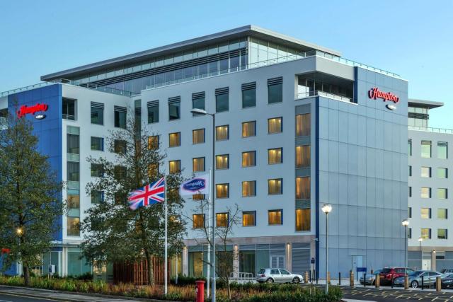 Hampton by Hilton Luton Airport