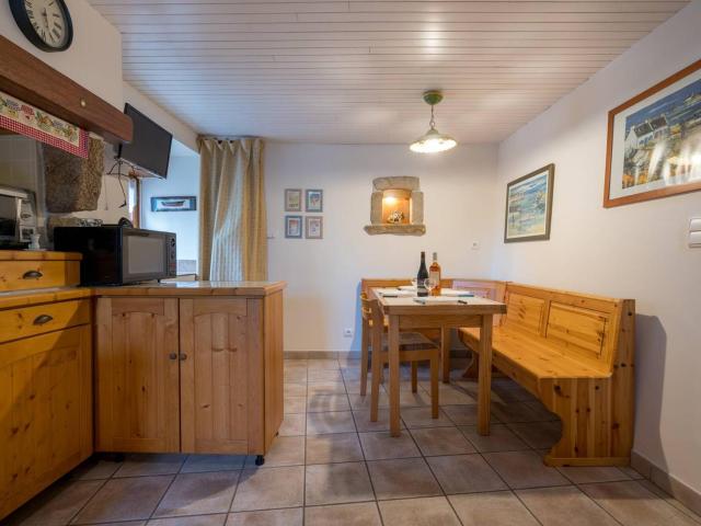 Maison Charmante à Crac'h - 3 Pièces - 4 Pers - Wifi - Proche Plages - FR-1-477-42