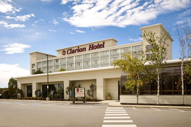 Clarion Hotel Airport