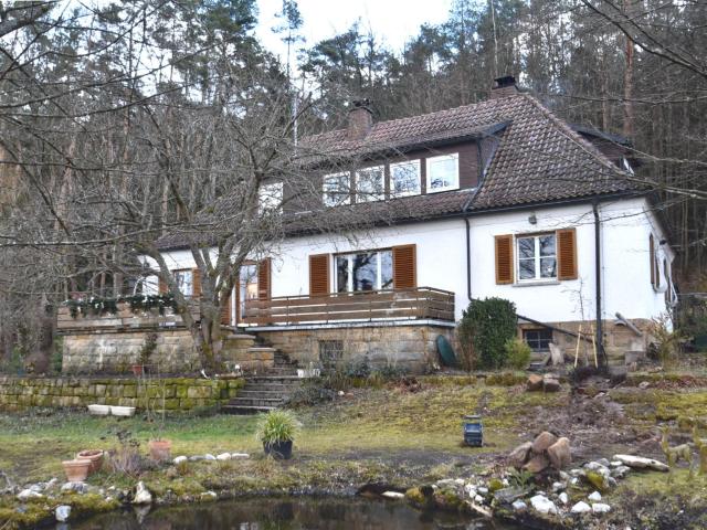 Holiday home with garden in Weißenbrunn