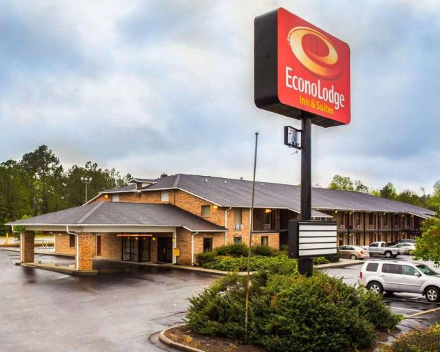 Econo Lodge Inn & Suites