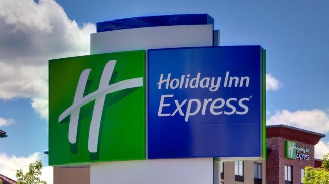 Holiday Inn Express & Suites Chicago - Matteson, an IHG Hotel