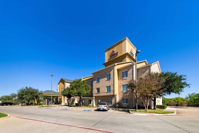 Comfort Inn & Suites Near Lake Lewisville