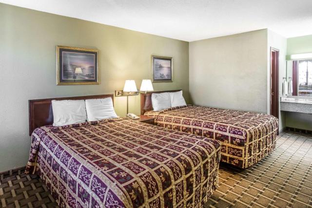 Rodeway Inn & Suites