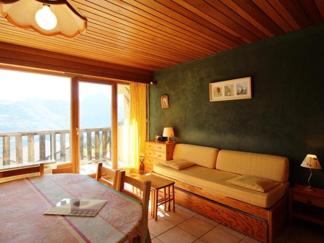 Confortable T2 au pied des pistes avec balcon et parking gratuit - FR-1-297-95