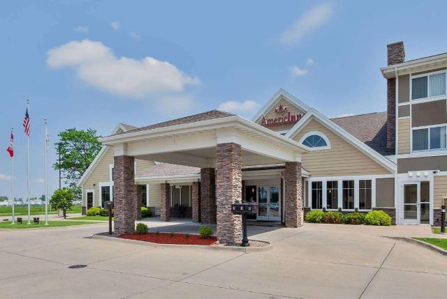 AmericInn by Wyndham Monmouth