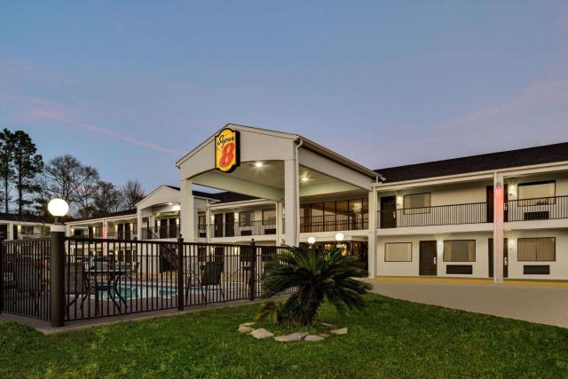 Super 8 by Wyndham Ocean Springs Biloxi