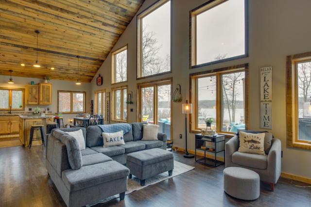 Modern Lakeside Chalet on Crow Wing Chain with Dock!