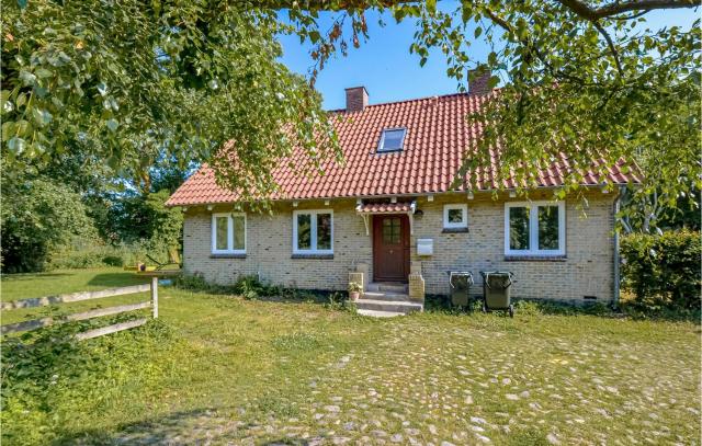 Beautiful Home In Rønde With Kitchen