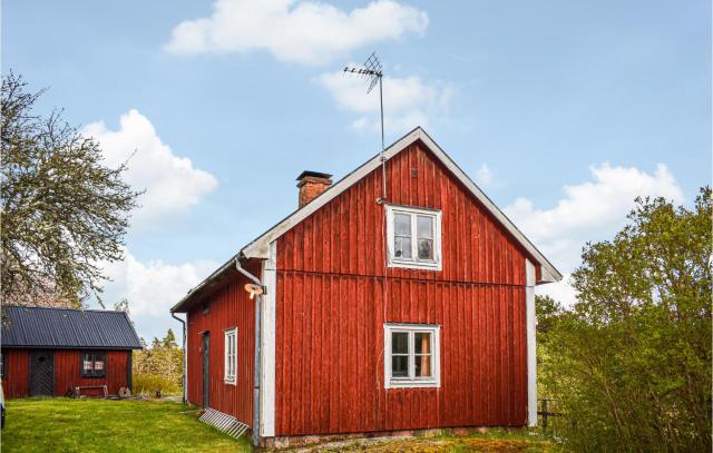 2 Bedroom Stunning Home In Ödeshög