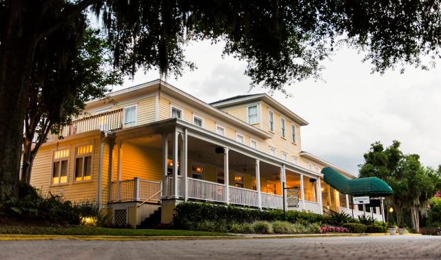 Lakeside Inn on Lake Dora