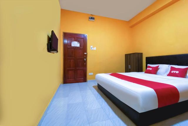 Super OYO 90039 Coop Hotel Kangar