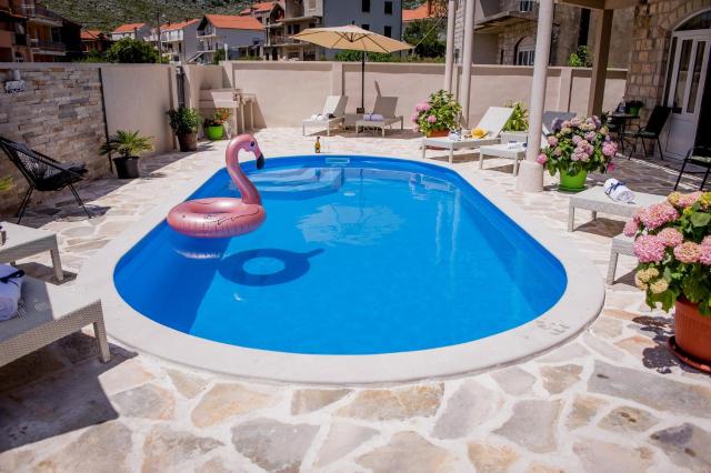 Villa Branka apartments near Dubrovnik with Pool