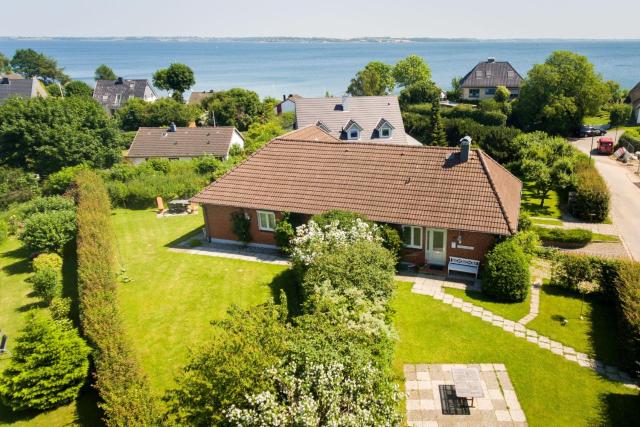 Seeblick II - gemütliche 60qm - ganzes Haus - 50m zum Naturstrand - mit Terrasse und großem Garten