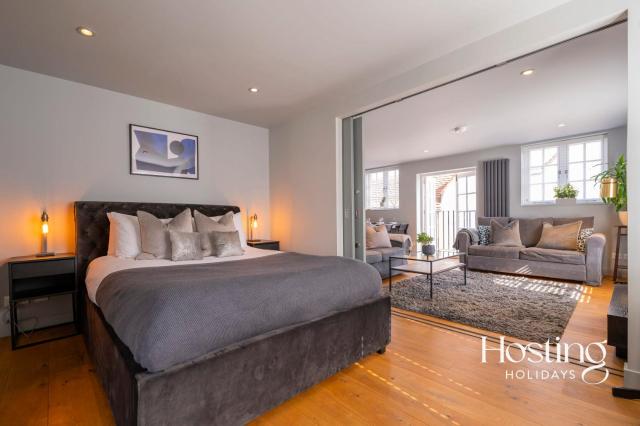 Modern Luxury Apartment In The Heart of Henley